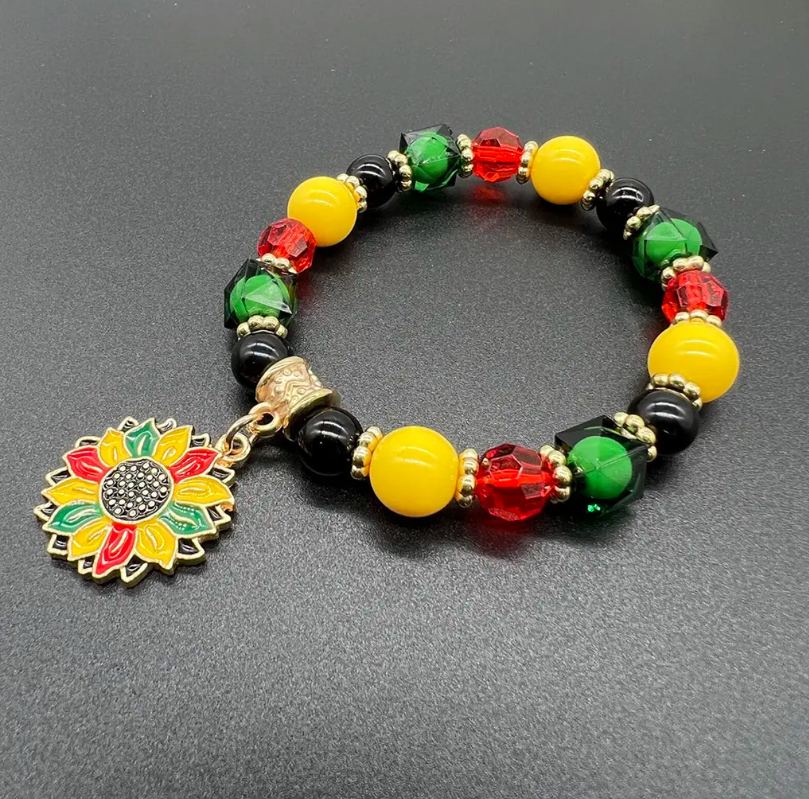 Stylish flower charm bracelet