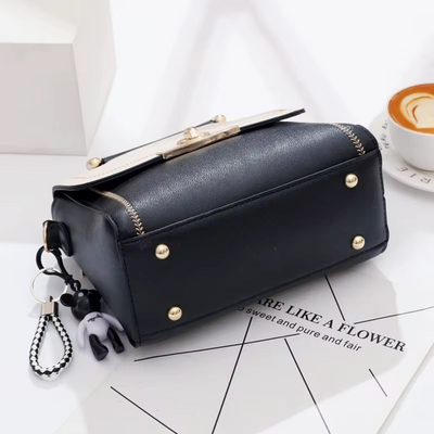 Classique crossbody bag