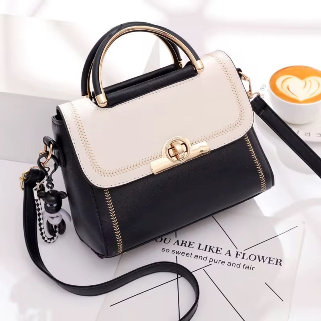 Classique crossbody bag